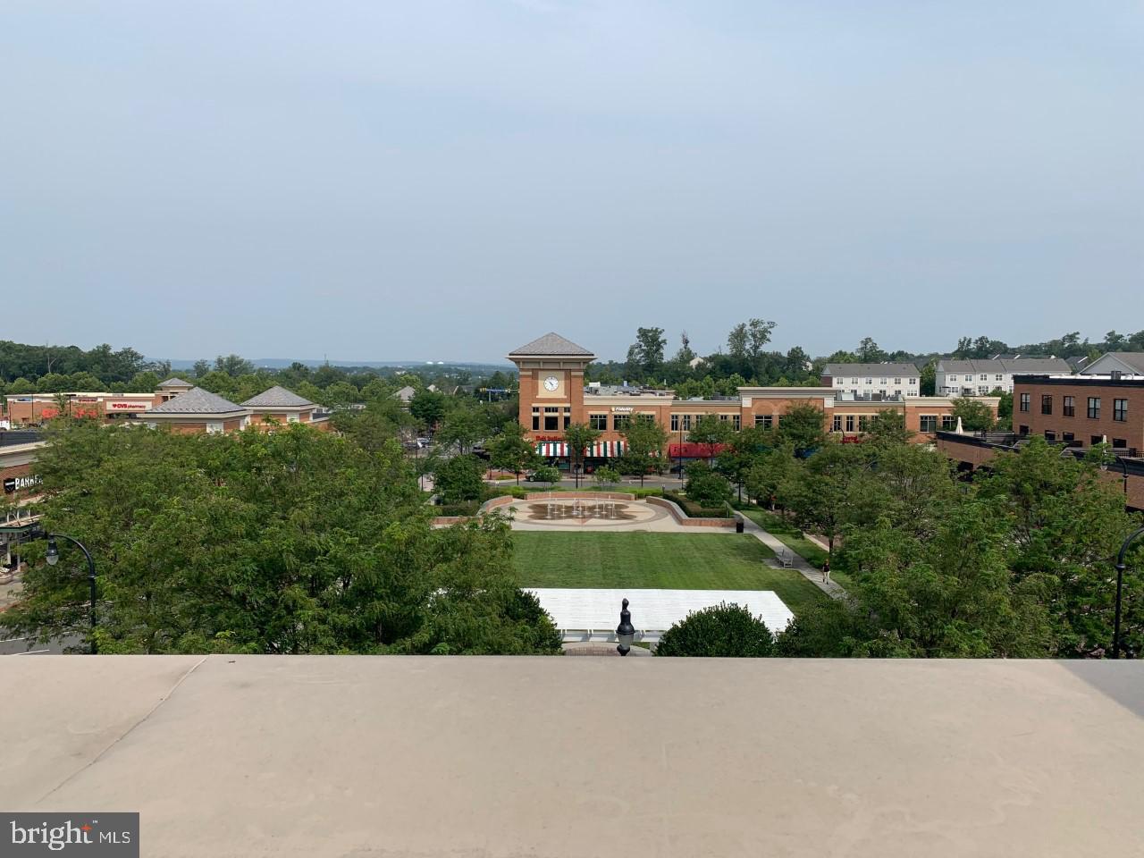 LANSDOWNE TOWN CENTER CONDOS - Residential