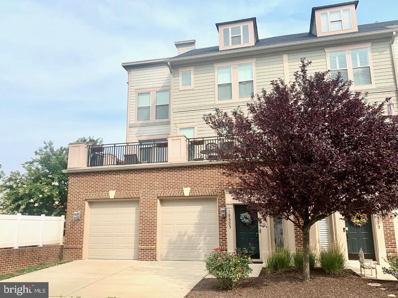 LANSDOWNE TOWN CENTER CONDOS - Residential