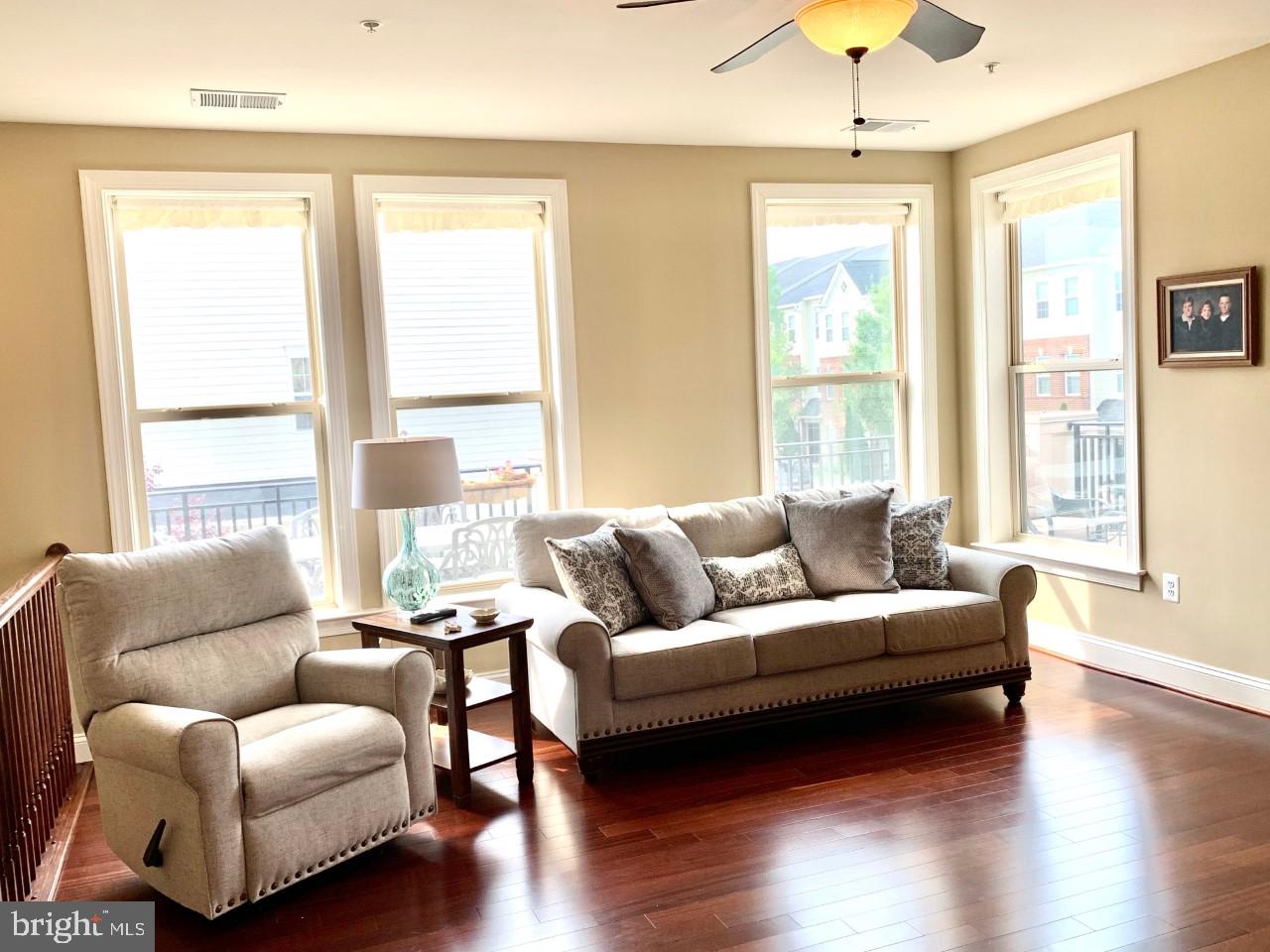 LANSDOWNE TOWN CENTER CONDOS - Residential