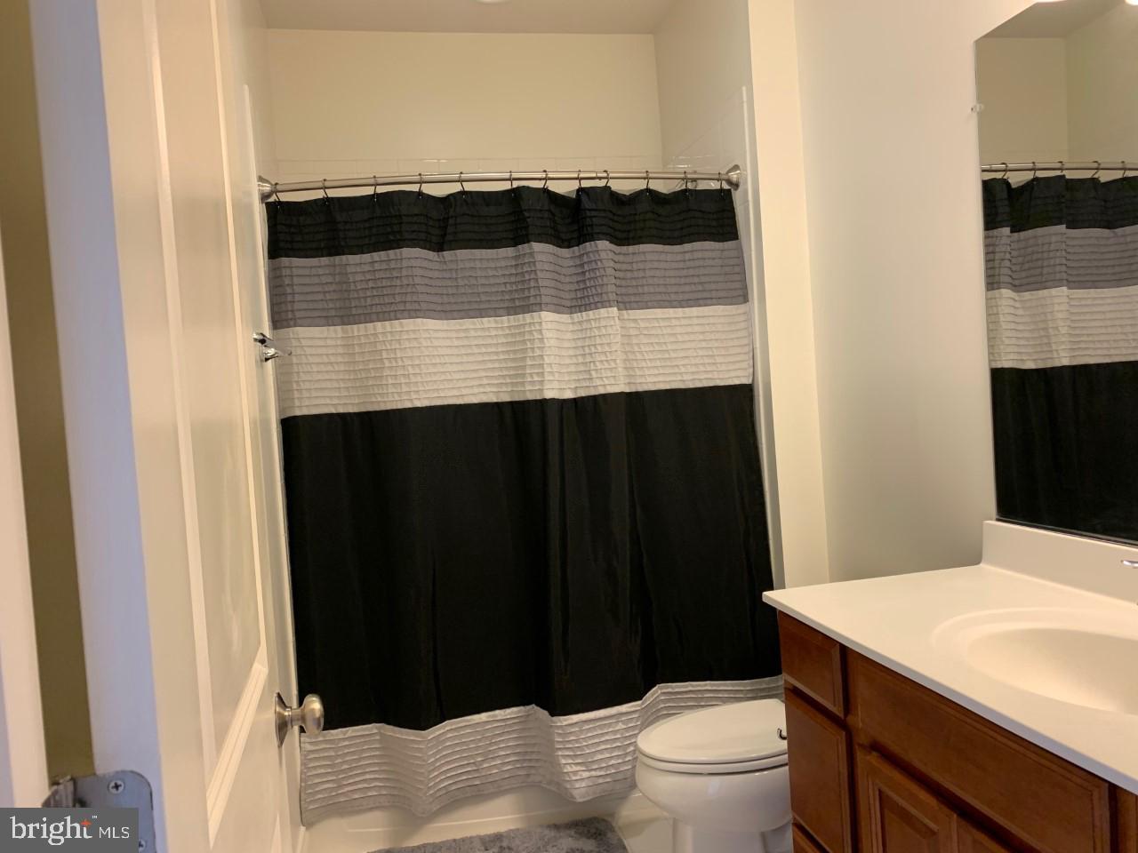 LANSDOWNE TOWN CENTER CONDOS - Residential