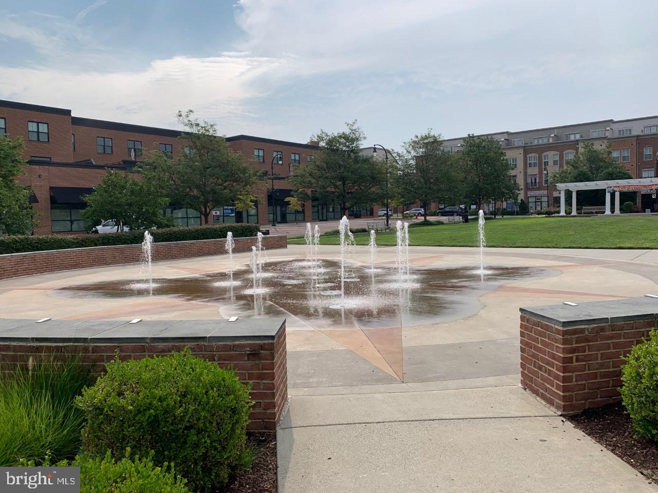 LANSDOWNE TOWN CENTER CONDOS - Residential