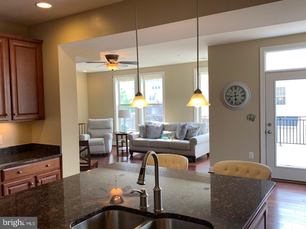 LANSDOWNE TOWN CENTER CONDOS - Residential