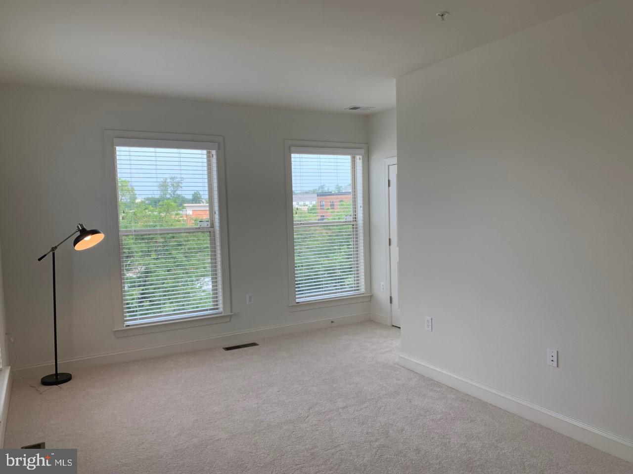 LANSDOWNE TOWN CENTER CONDOS - Residential