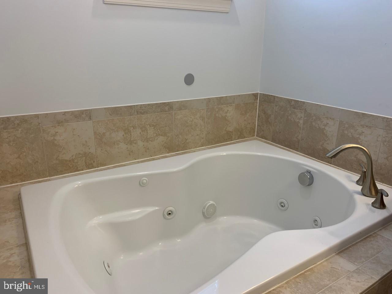 LANSDOWNE TOWN CENTER CONDOS - Residential