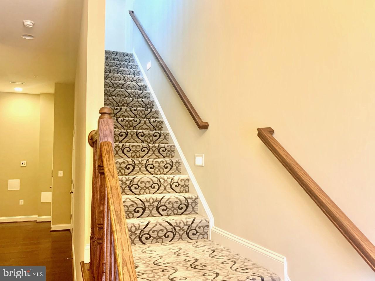 LANSDOWNE TOWN CENTER CONDOS - Residential