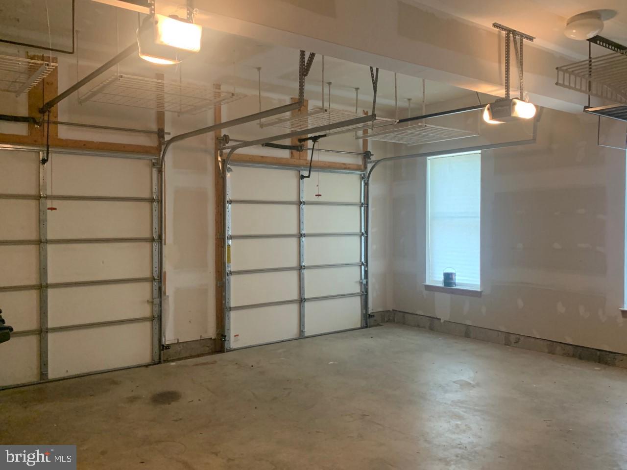 LANSDOWNE TOWN CENTER CONDOS - Residential