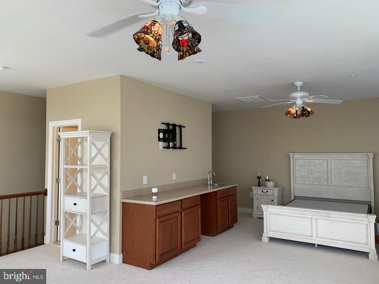 LANSDOWNE TOWN CENTER CONDOS - Residential