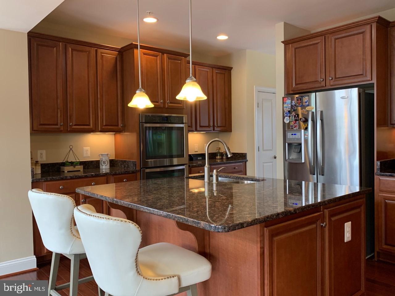 LANSDOWNE TOWN CENTER CONDOS - Residential