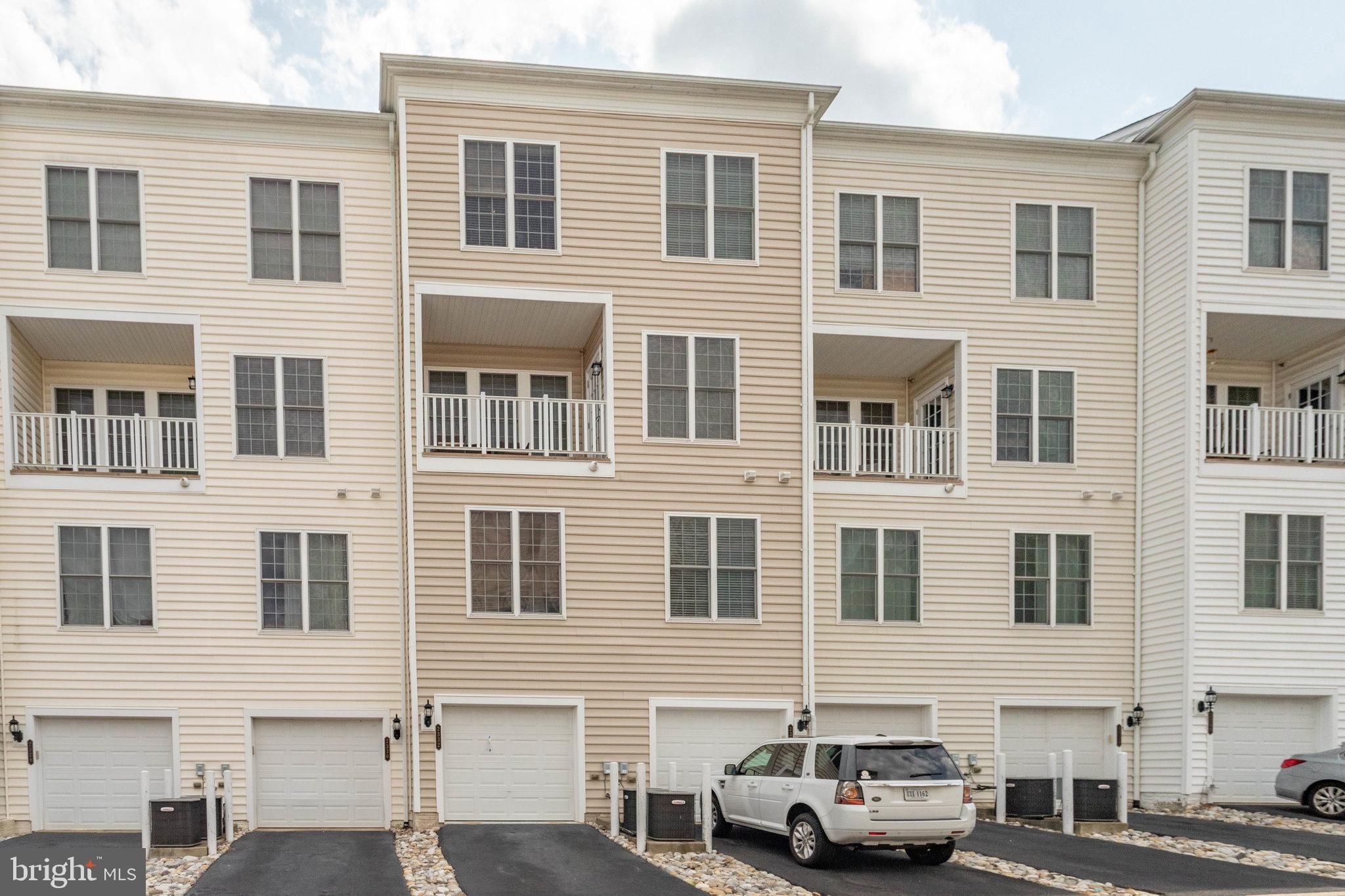 POTOMAC CLUB - Residential