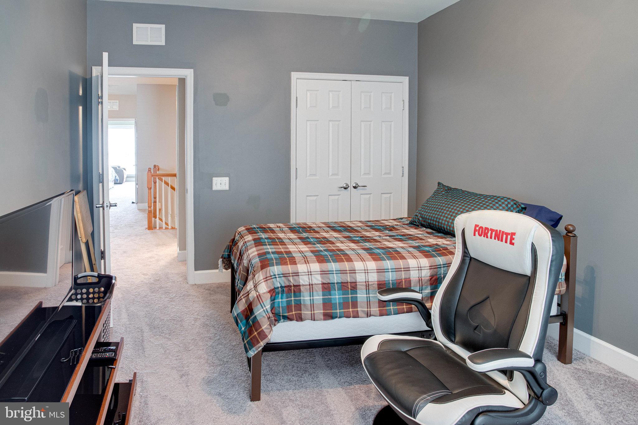 POTOMAC CLUB - Residential