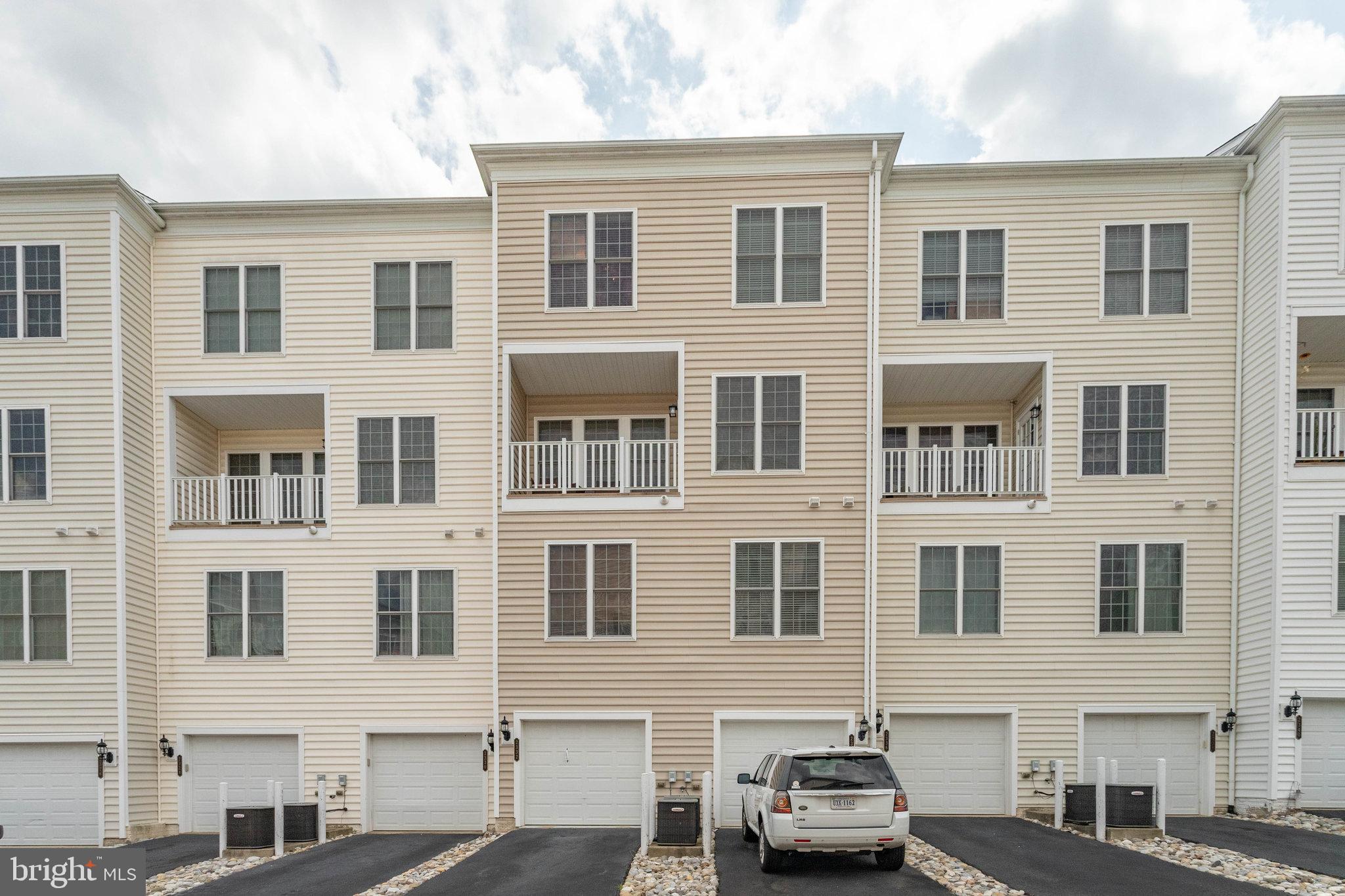 POTOMAC CLUB - Residential