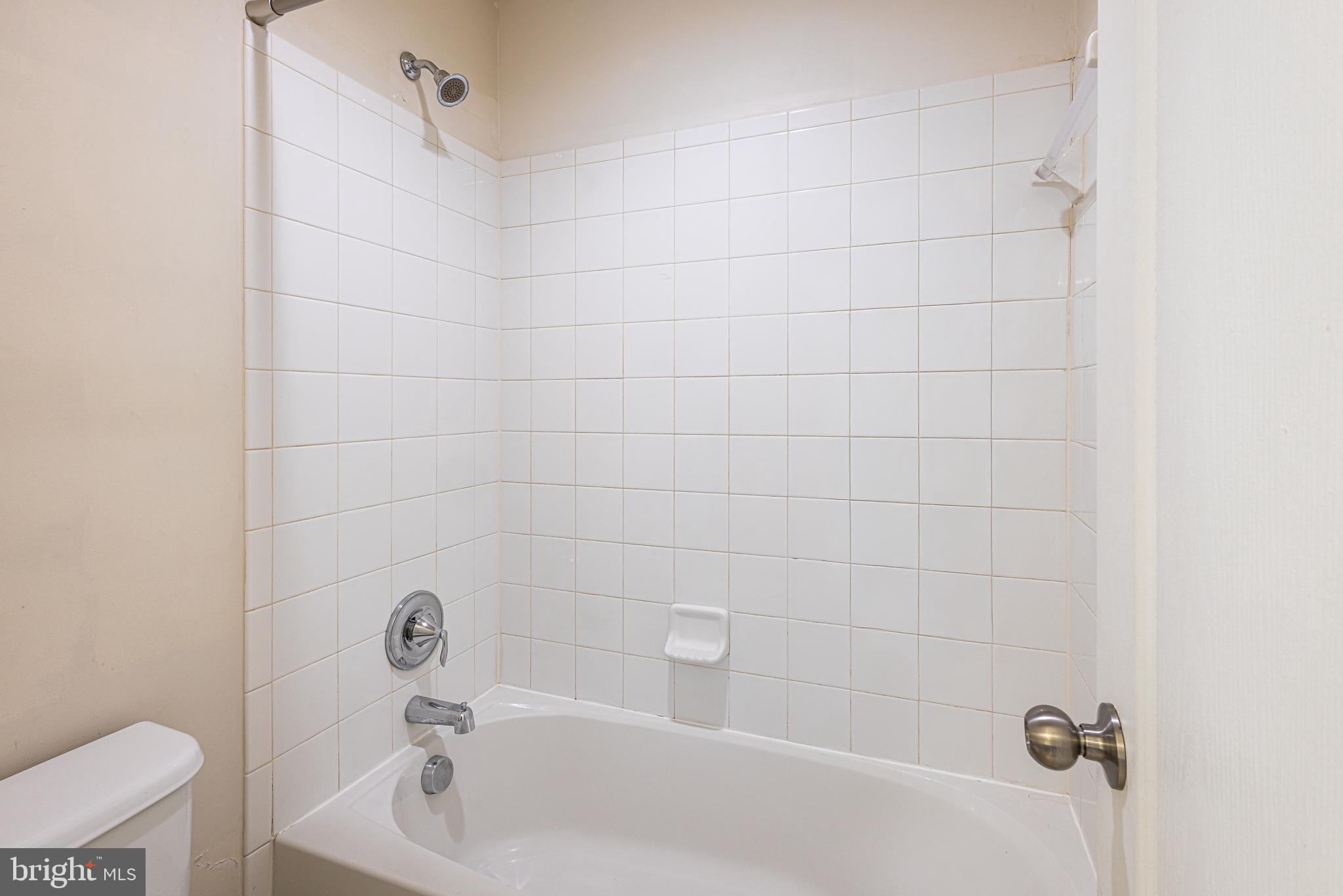 LAKELANDS AT EASTON - Residential