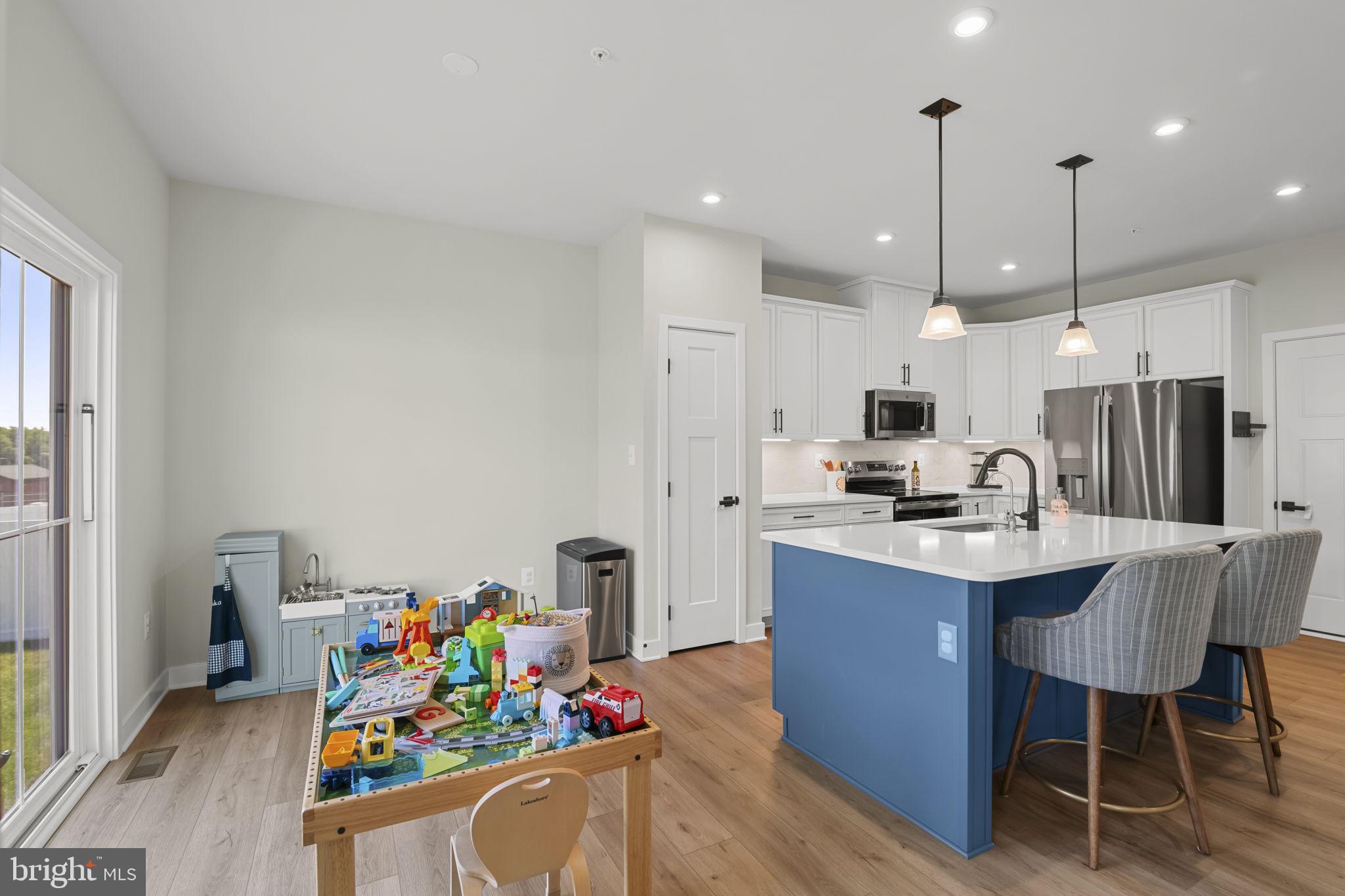 JAMES RUN CARRIAGE HOMES - Residential