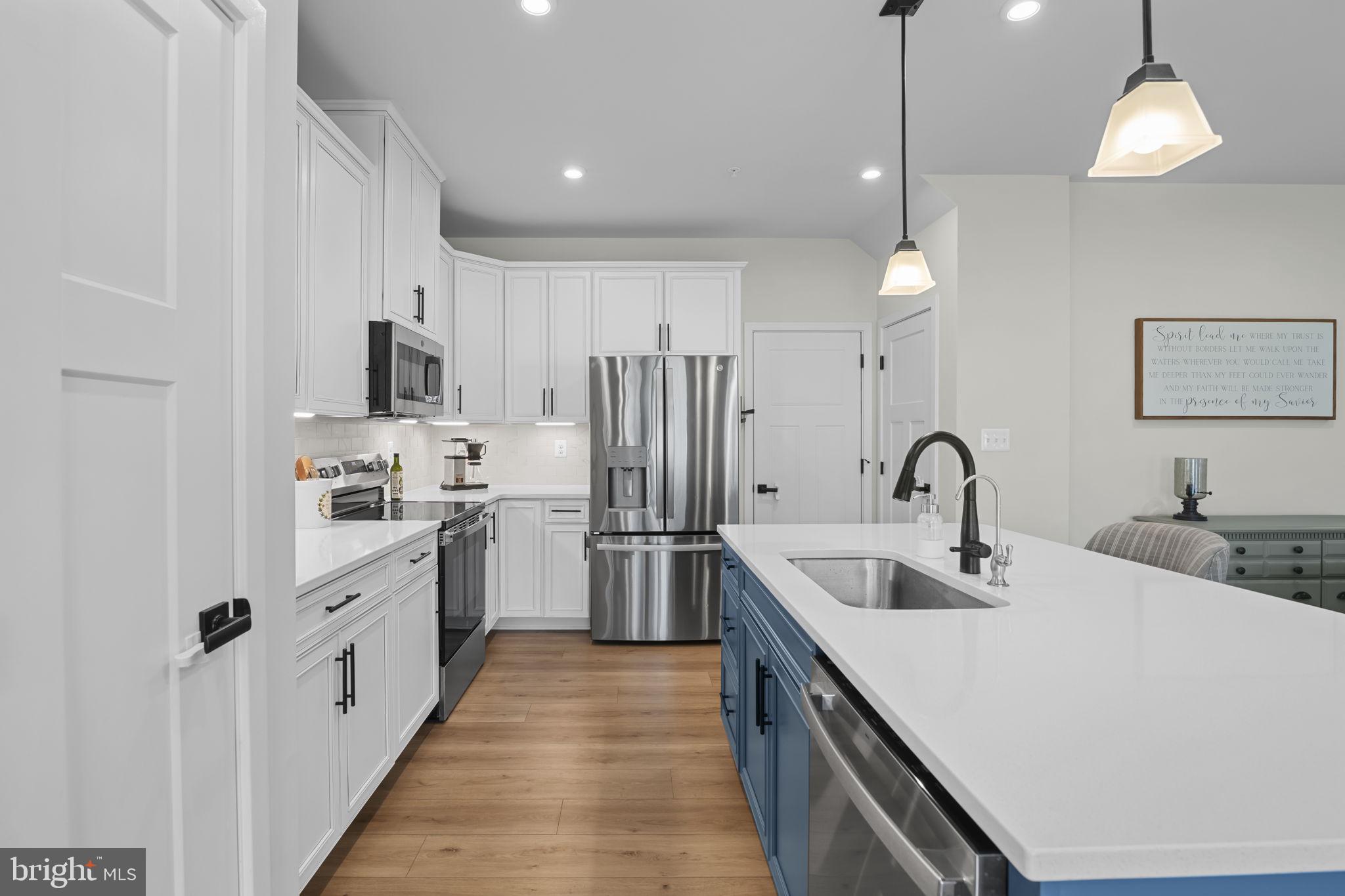JAMES RUN CARRIAGE HOMES - Residential