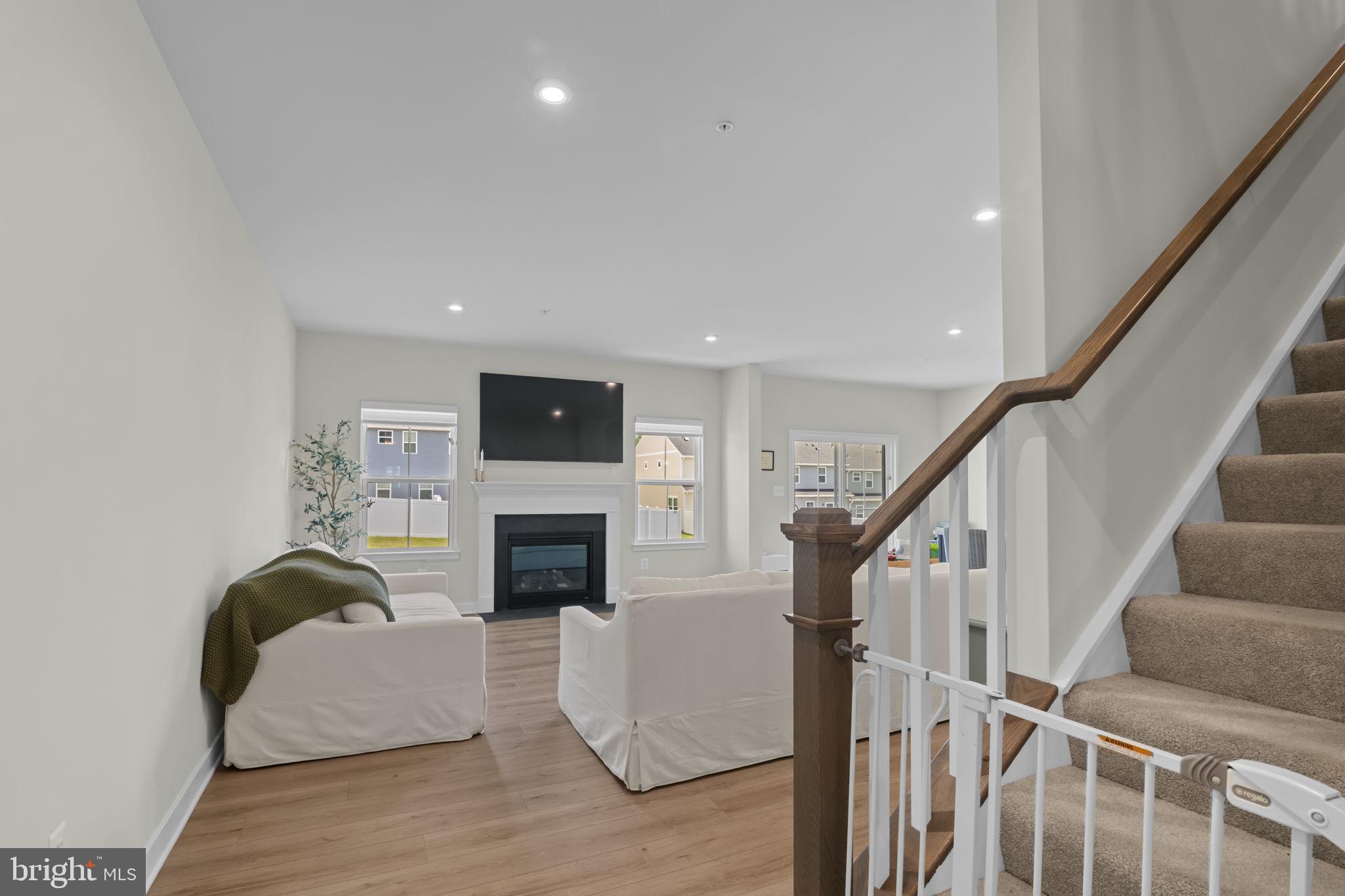 JAMES RUN CARRIAGE HOMES - Residential