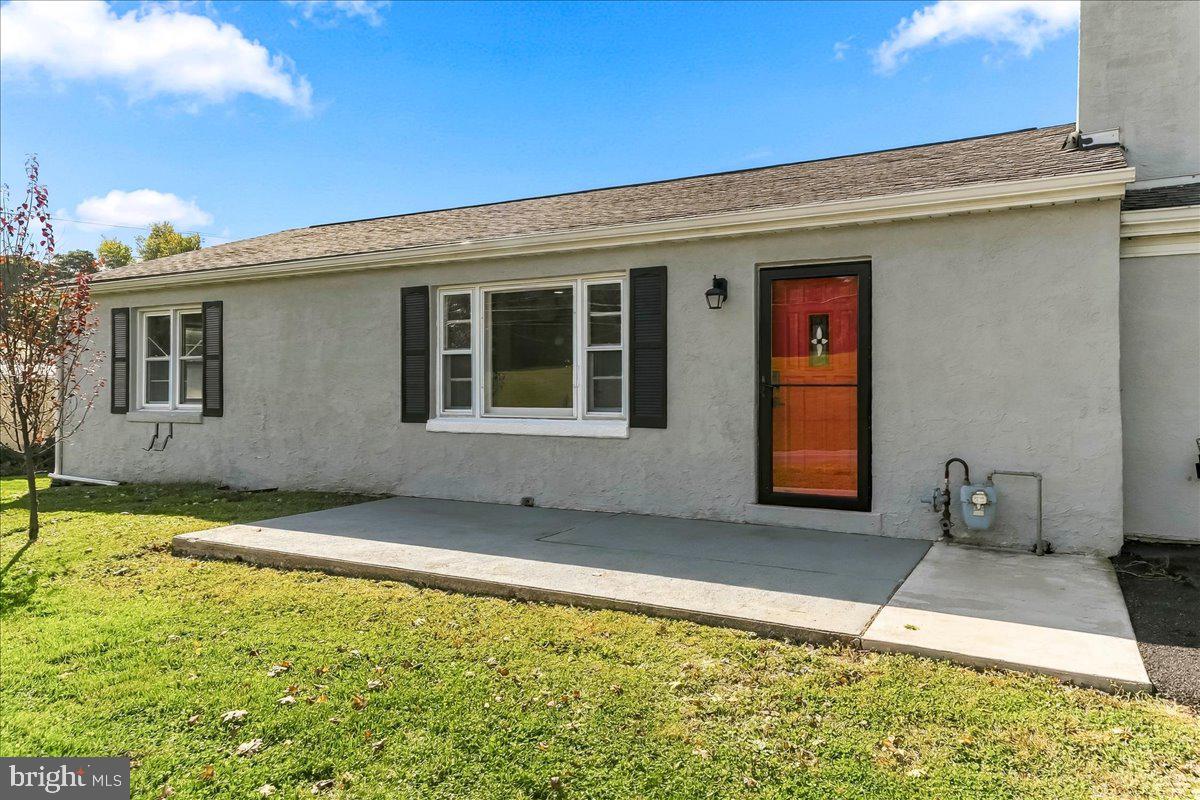 830 W KINGS HIGHWAY