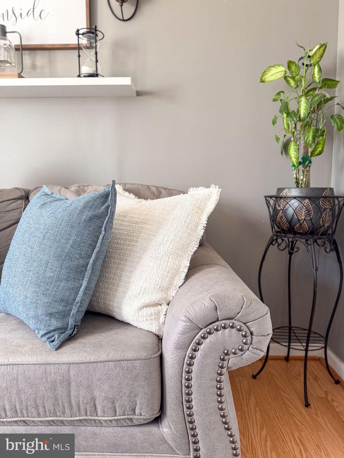 LAKE LAND OR - Residential