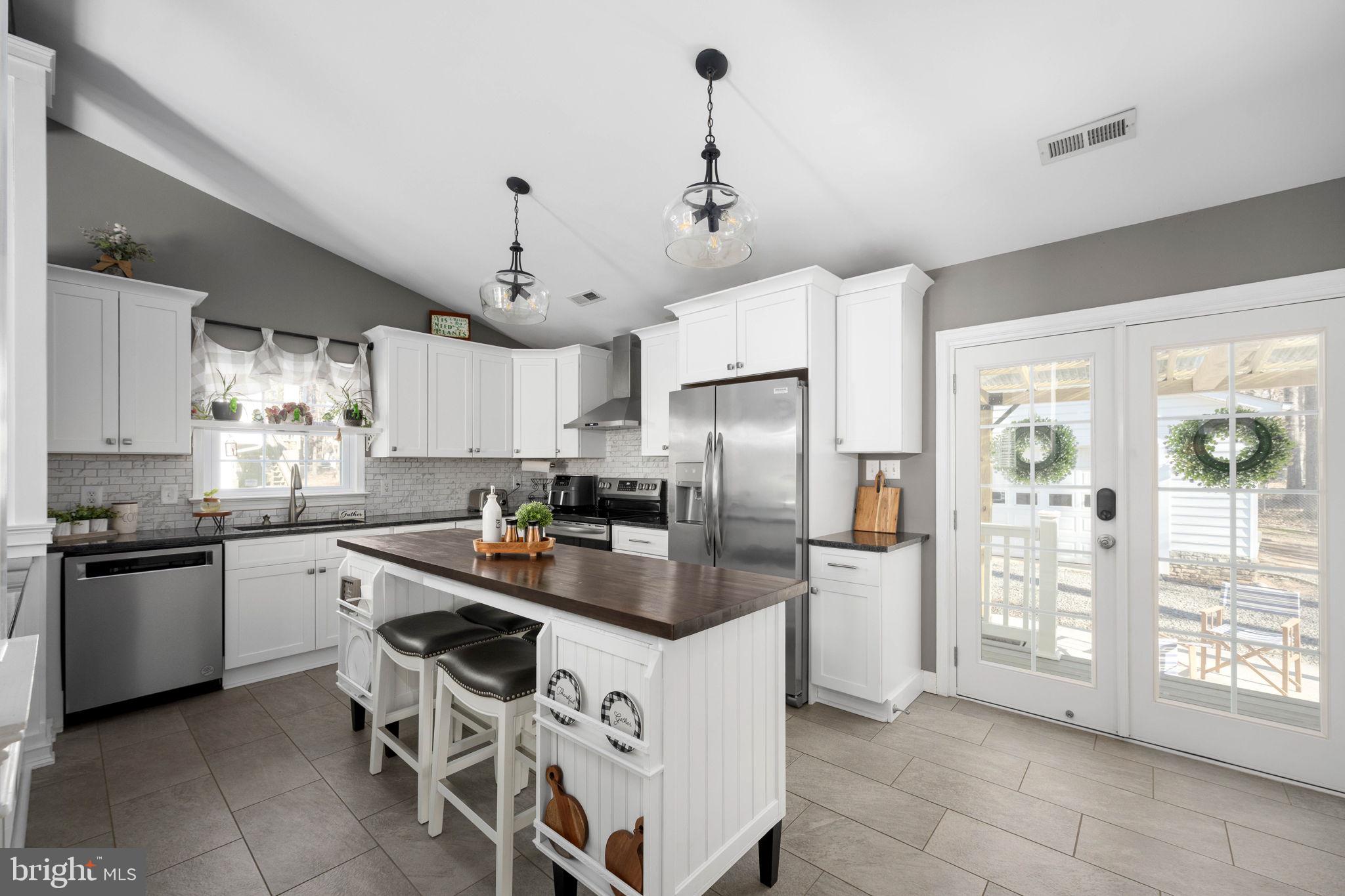 LAKE LAND OR - Residential