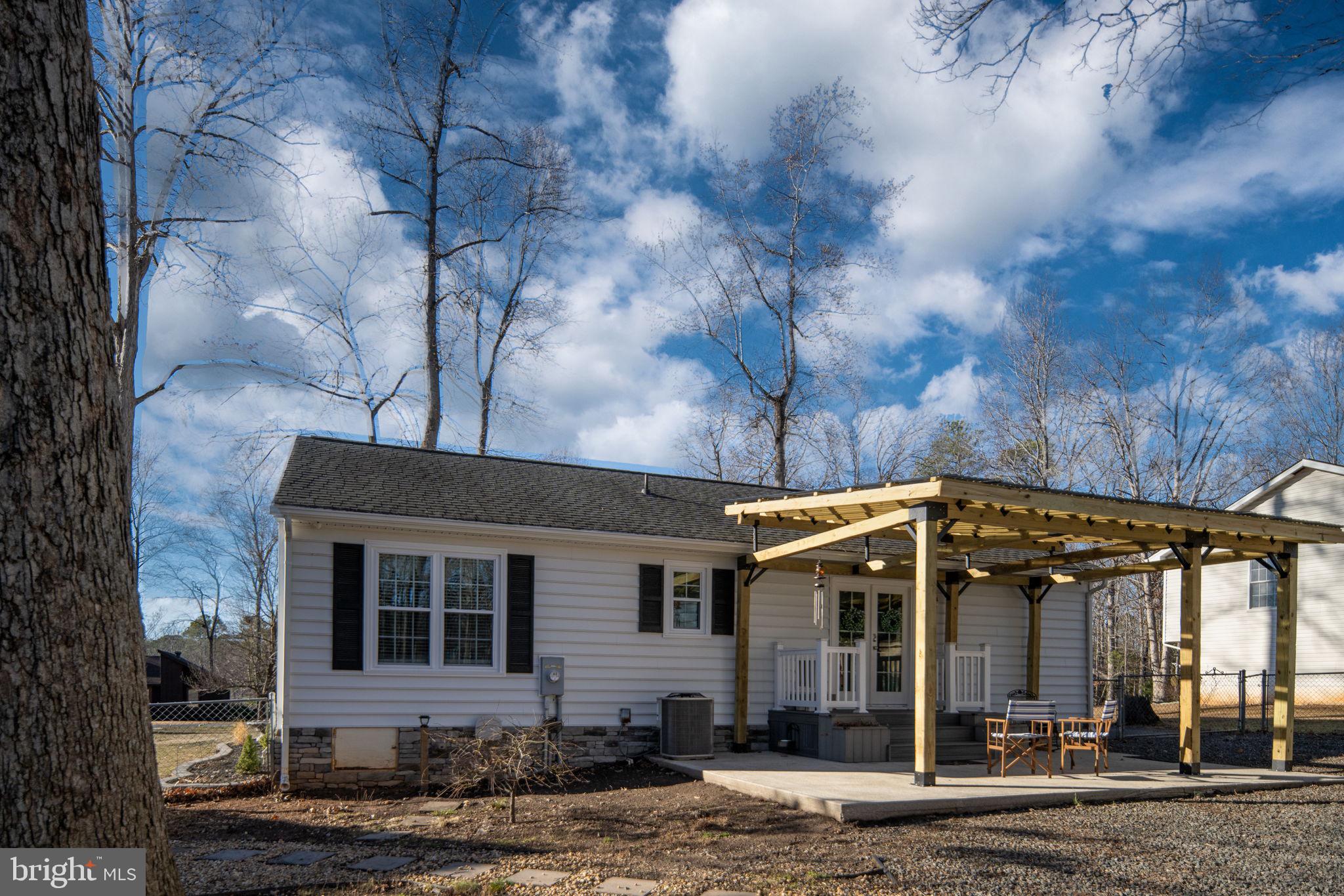 LAKE LAND OR - Residential