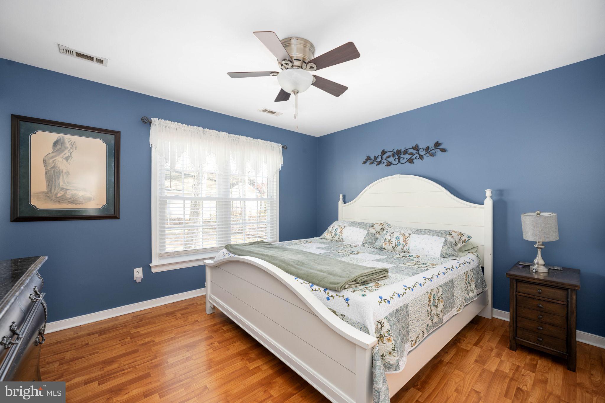 LAKE LAND OR - Residential