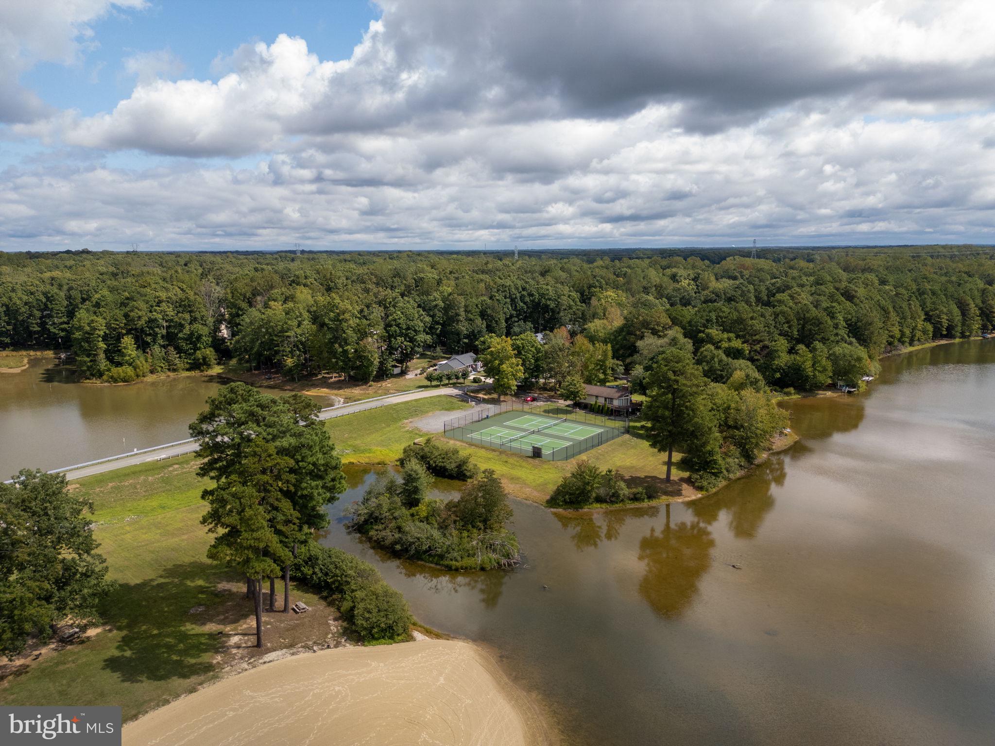 LAKE LAND OR - Residential