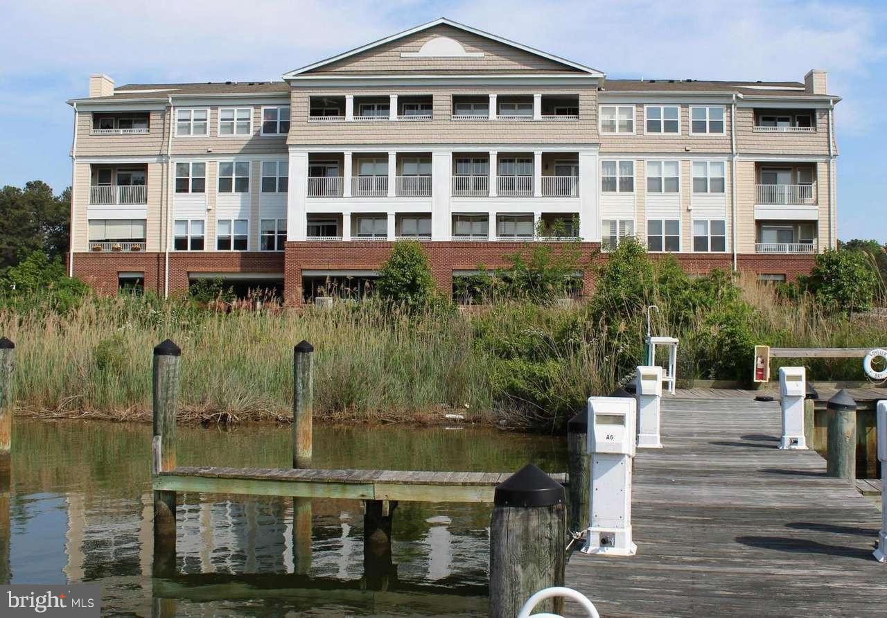 OYSTER BAY CONDOMINIUMS - Residential