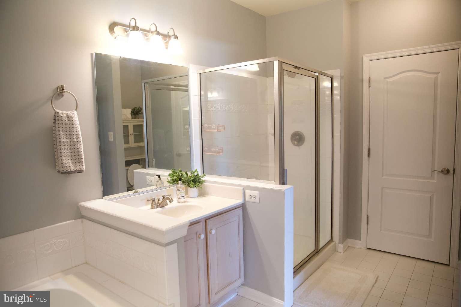 OYSTER BAY CONDOMINIUMS - Residential