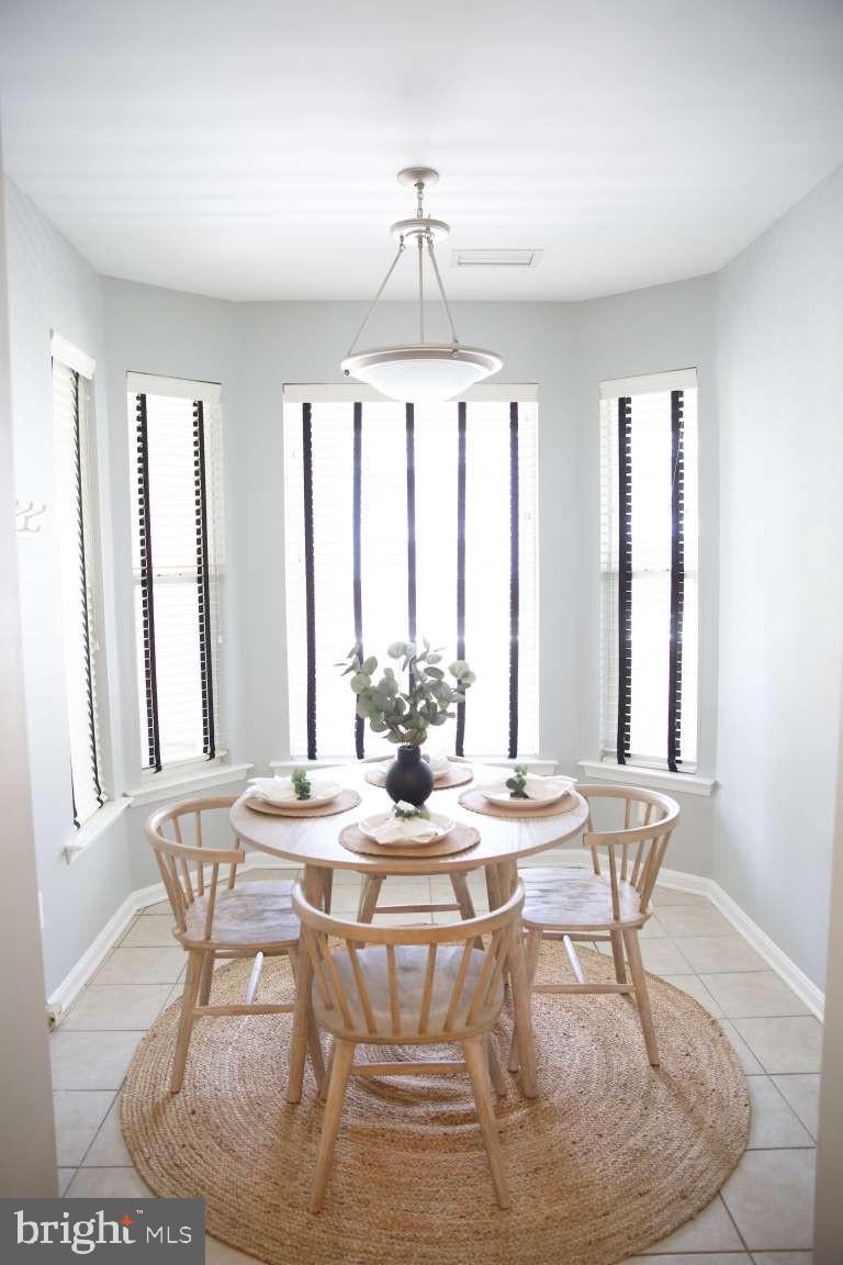 OYSTER BAY CONDOMINIUMS - Residential