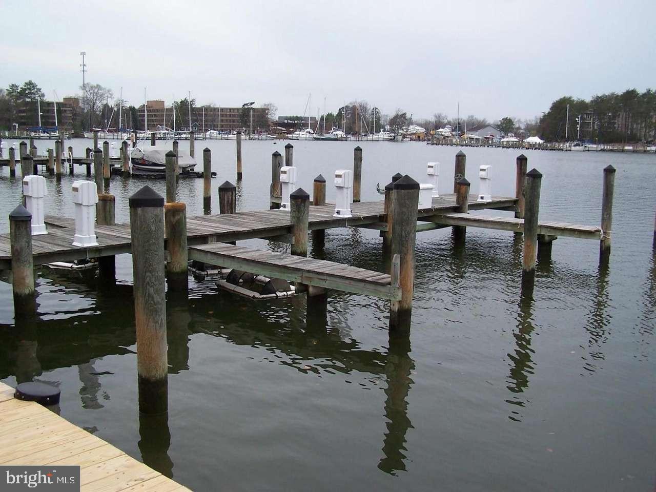 OYSTER BAY CONDOMINIUMS - Residential