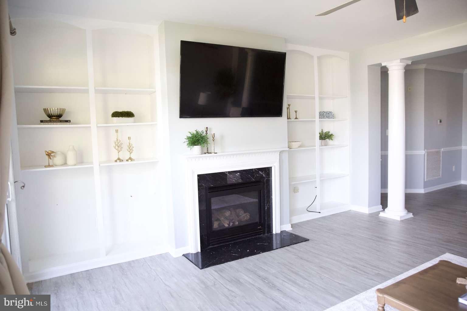 OYSTER BAY CONDOMINIUMS - Residential