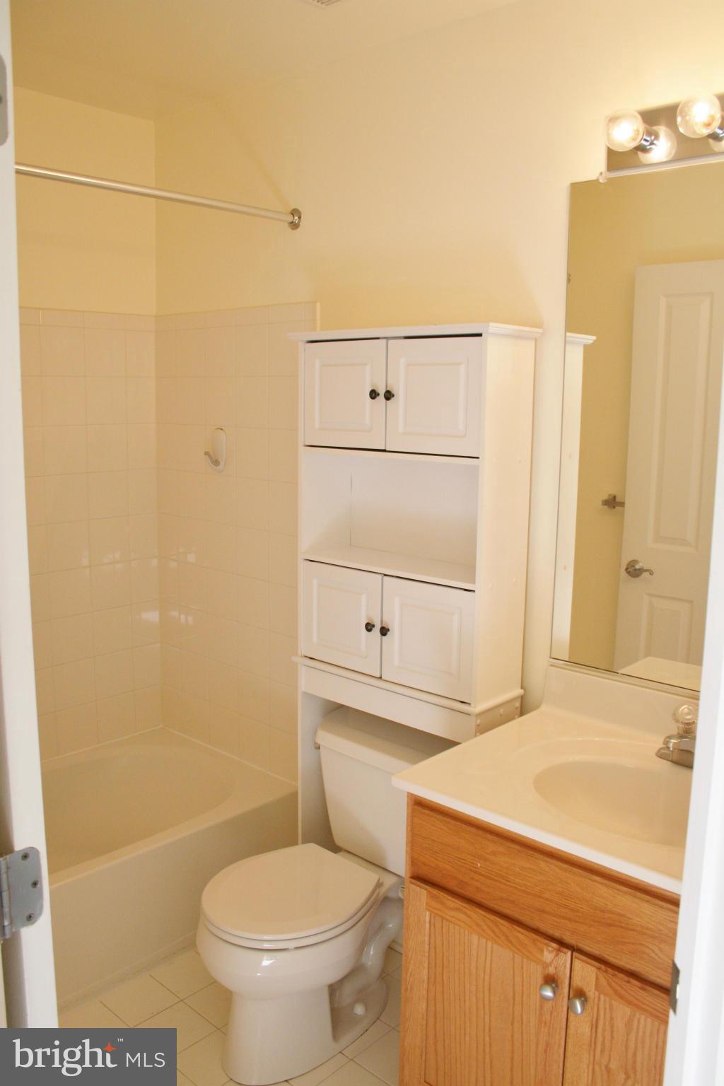 CAMDEN CROSSING - Residential Lease