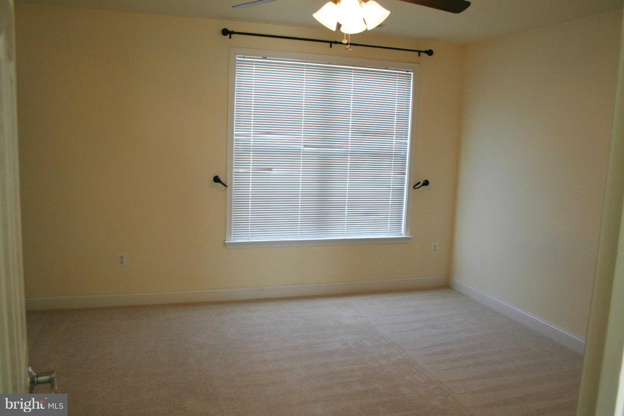 CAMDEN CROSSING - Residential Lease