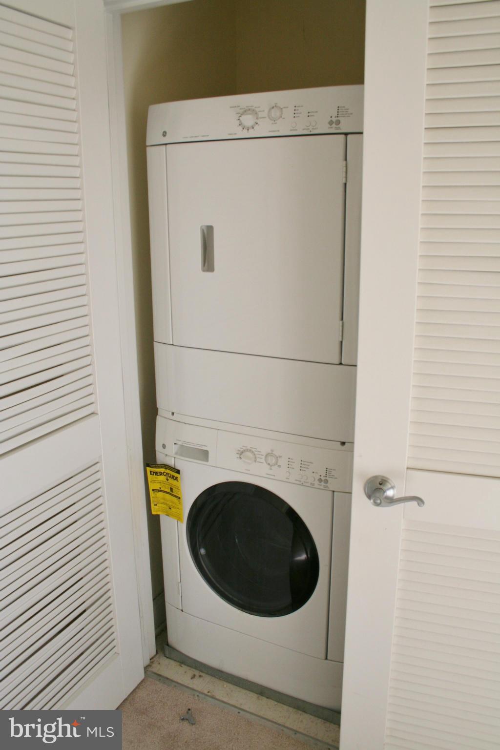 CAMDEN CROSSING - Residential Lease