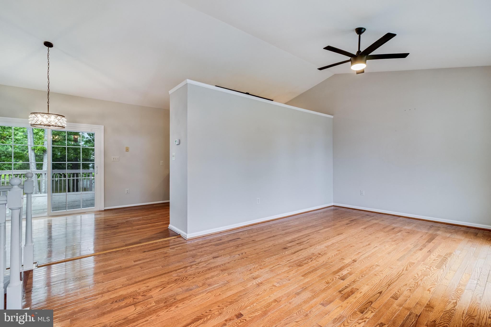 DORCHESTER - ST. CHARLES - Residential Lease