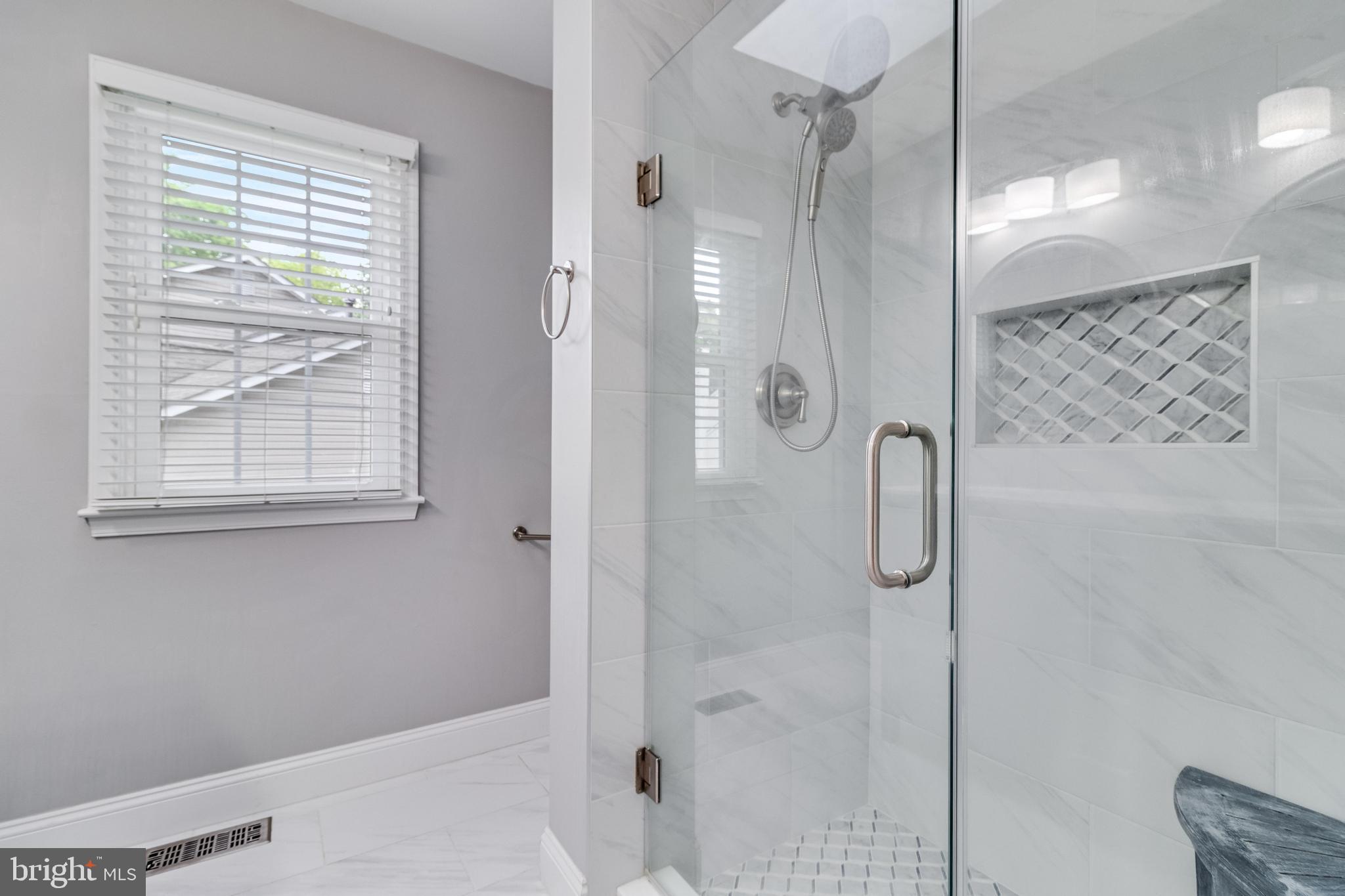 DORCHESTER - ST. CHARLES - Residential Lease