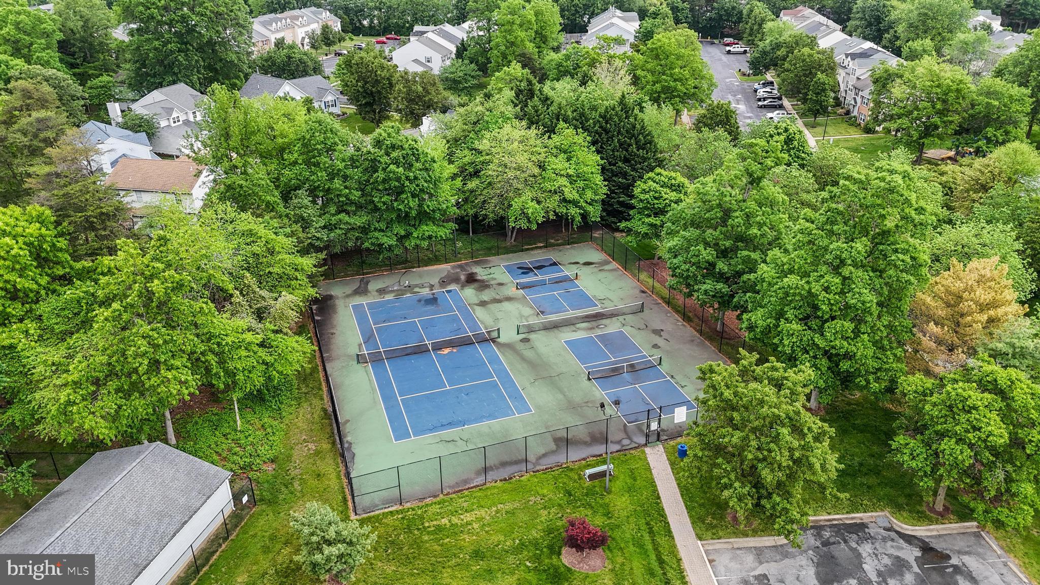 DORCHESTER - ST. CHARLES - Residential Lease