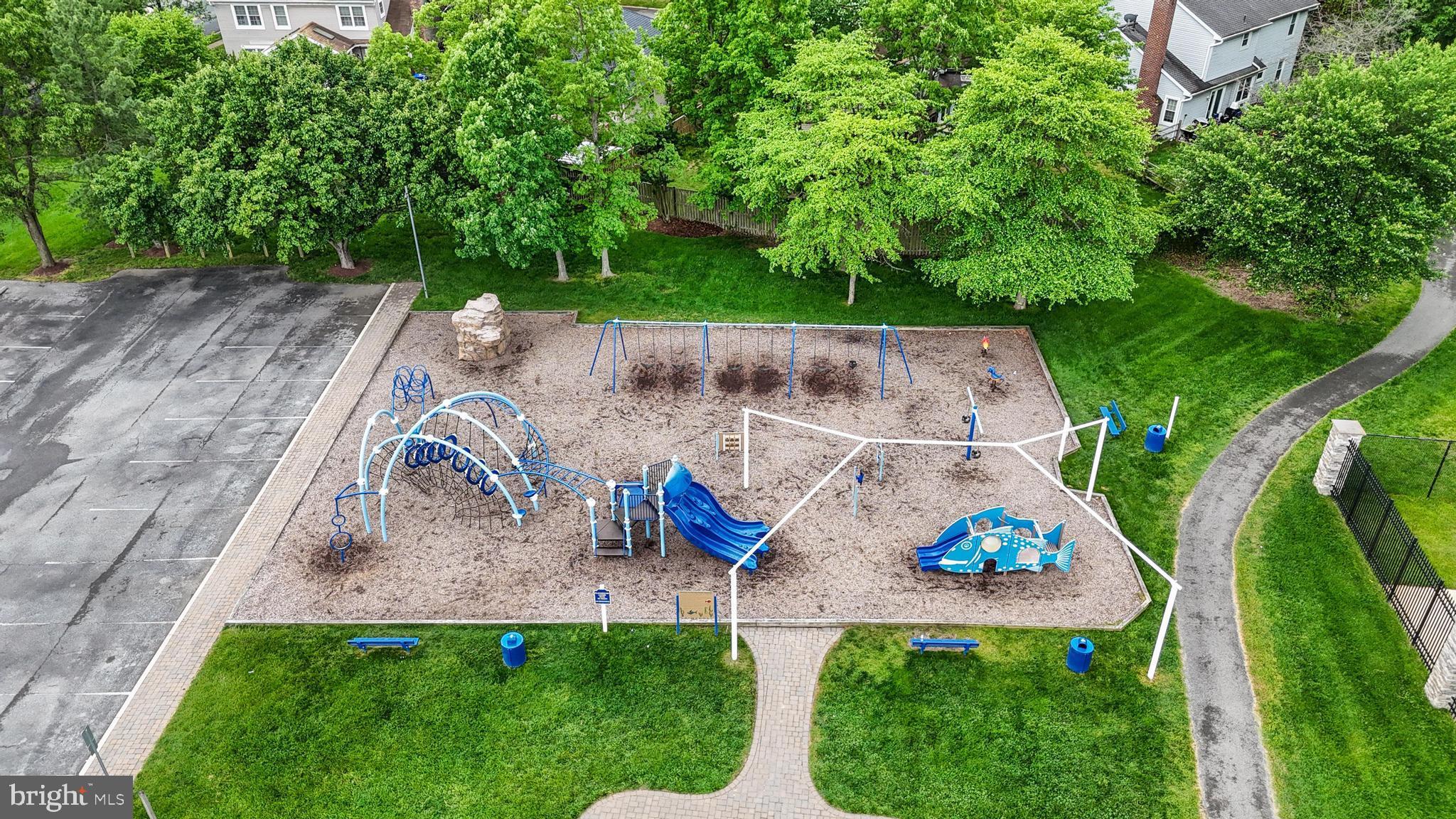 DORCHESTER - ST. CHARLES - Residential Lease