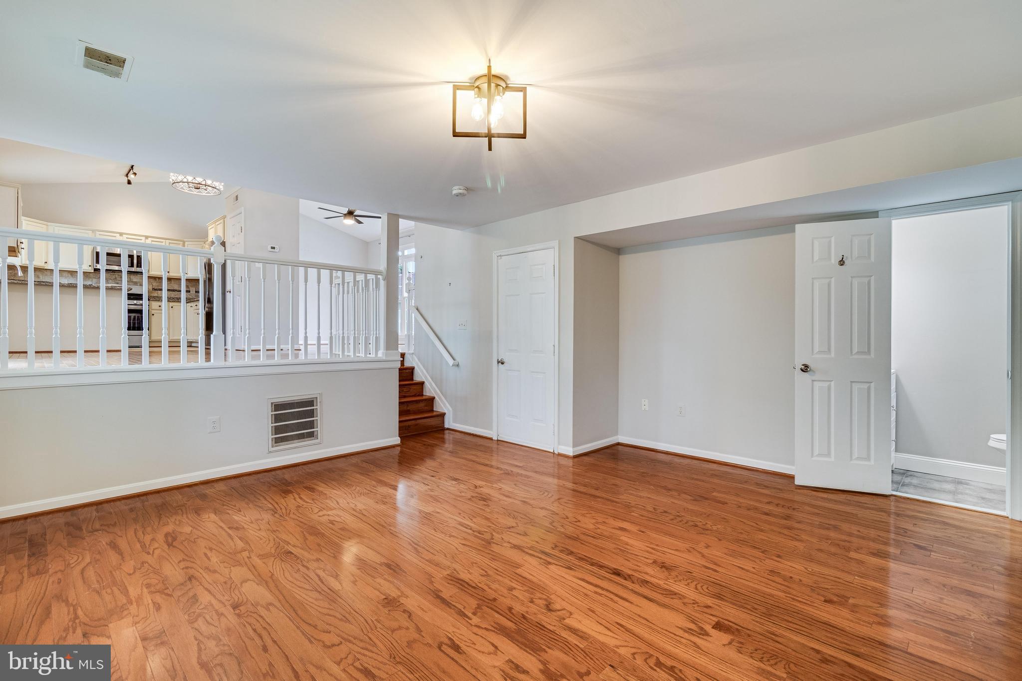 DORCHESTER - ST. CHARLES - Residential Lease