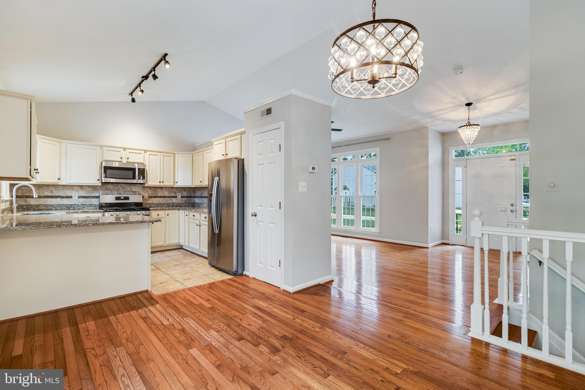 DORCHESTER - ST. CHARLES - Residential Lease