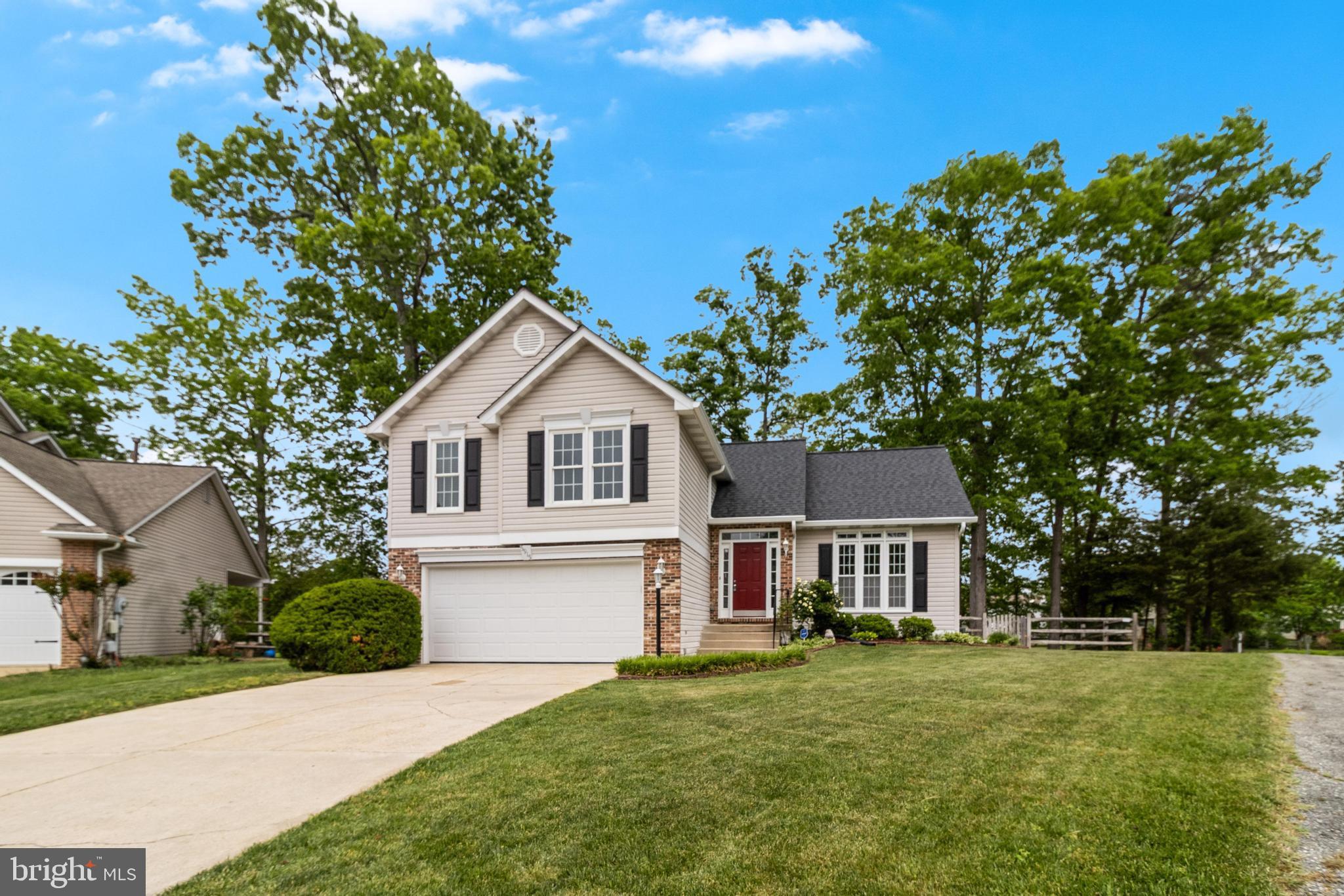 DORCHESTER - ST. CHARLES - Residential Lease