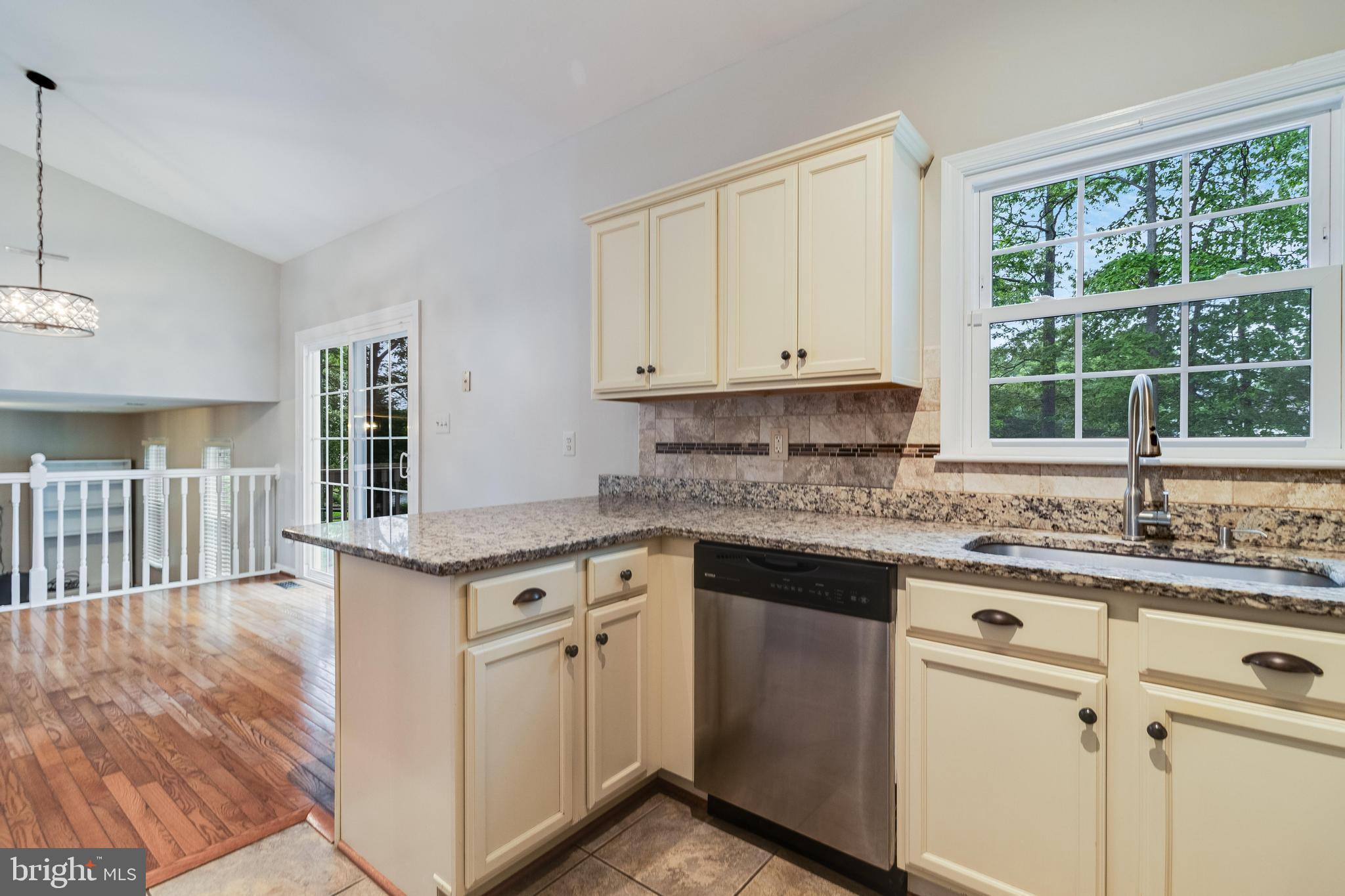 DORCHESTER - ST. CHARLES - Residential Lease