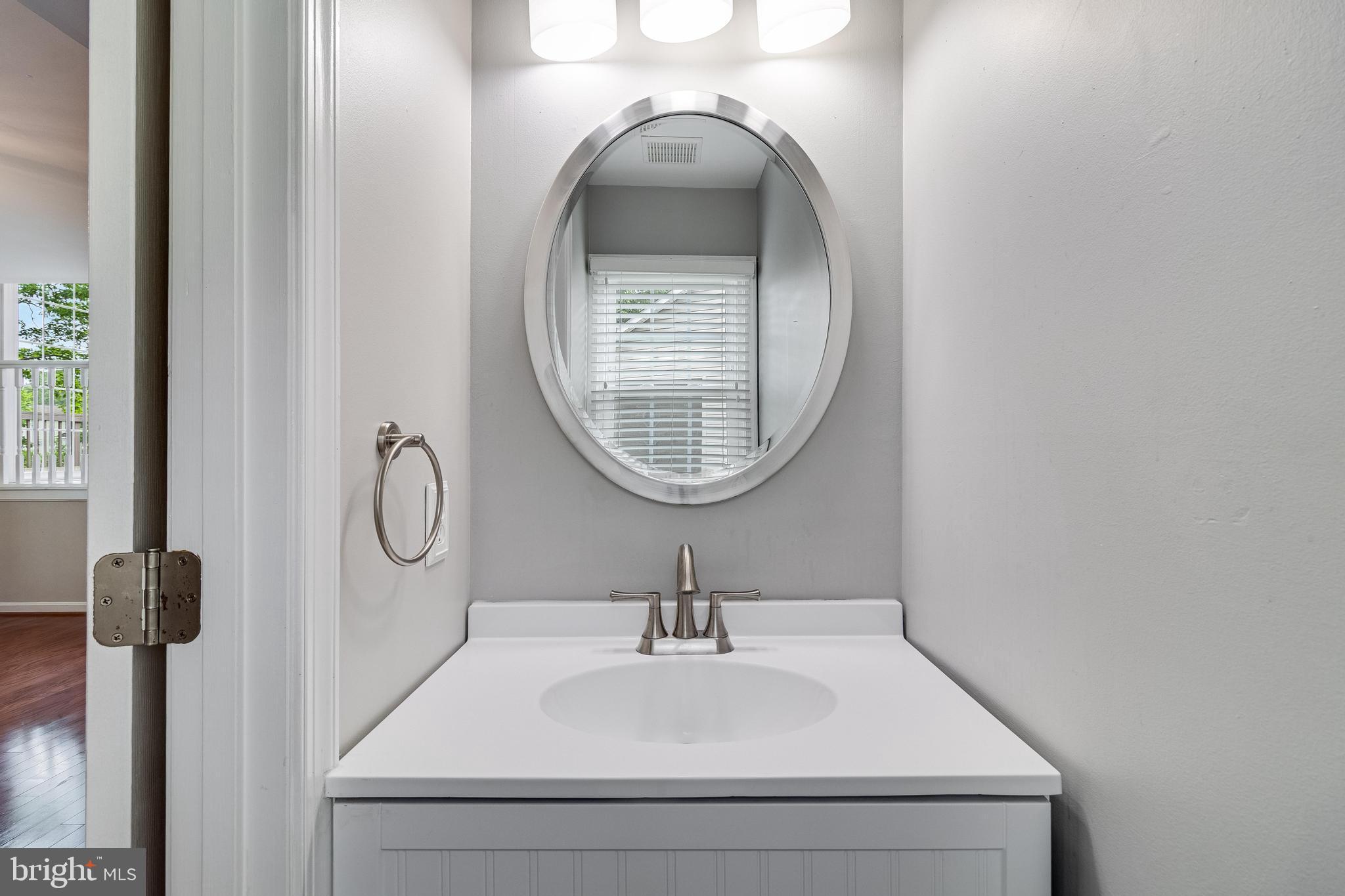 DORCHESTER - ST. CHARLES - Residential Lease