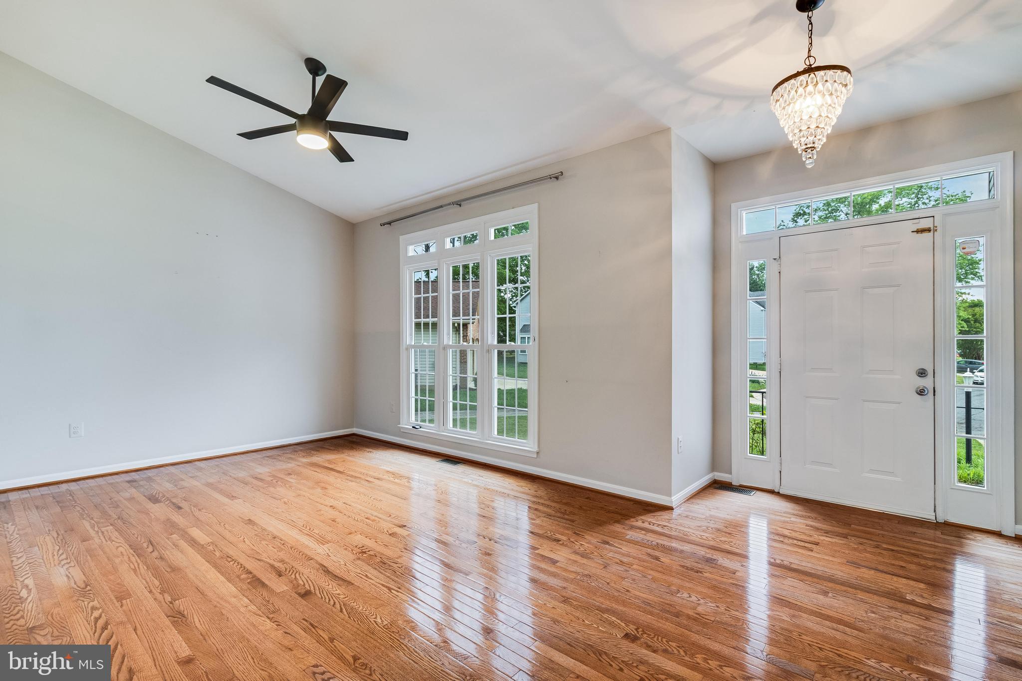 DORCHESTER - ST. CHARLES - Residential Lease