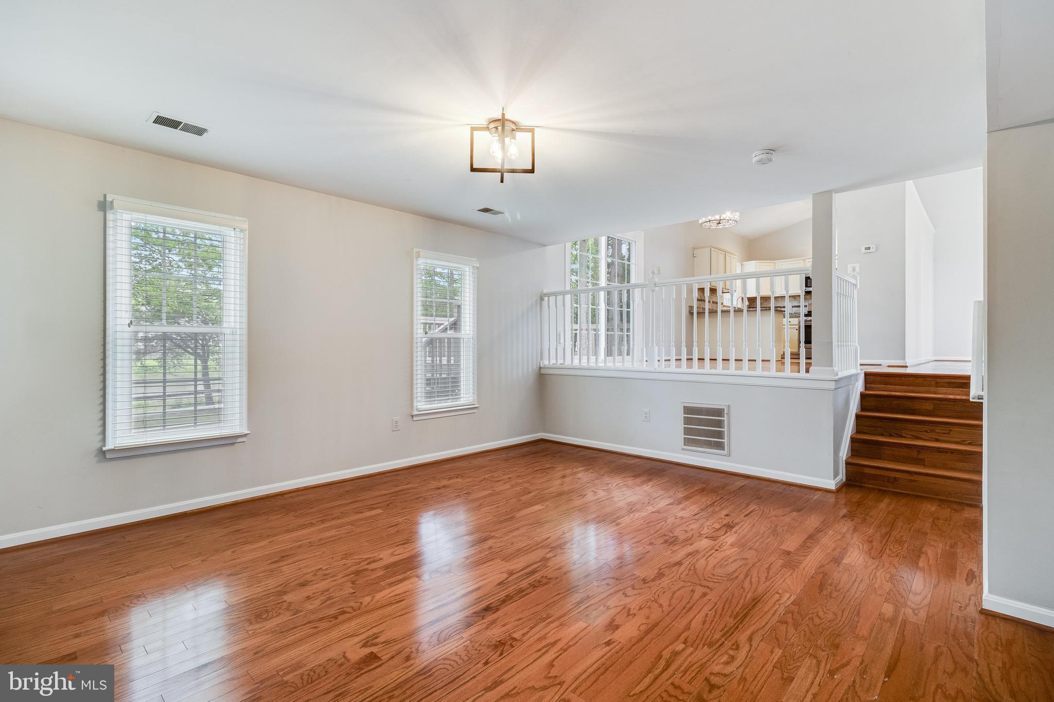 DORCHESTER - ST. CHARLES - Residential Lease