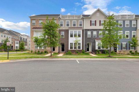 1552 MEADOWLARK GLEN ROAD DUMFRIES VA 22026