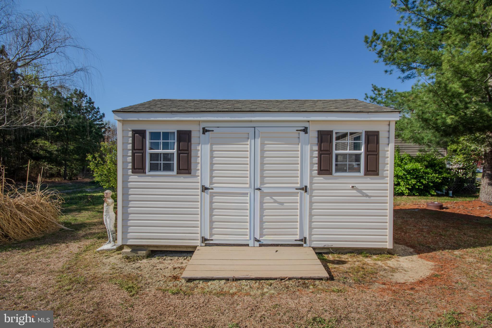 HEBRON WOODS - Residential