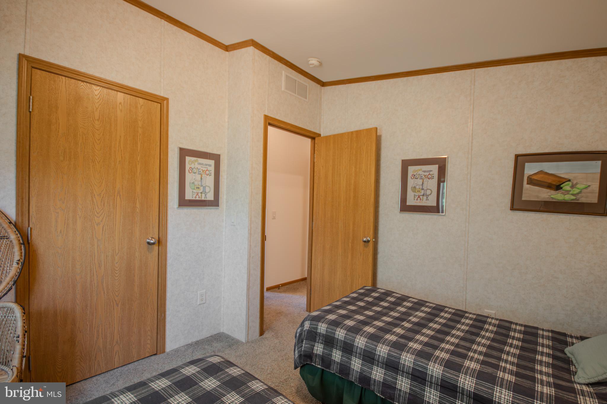 HEBRON WOODS - Residential