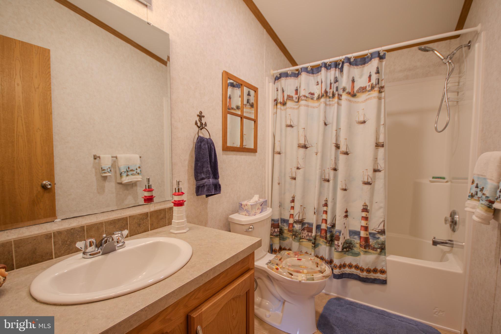 HEBRON WOODS - Residential