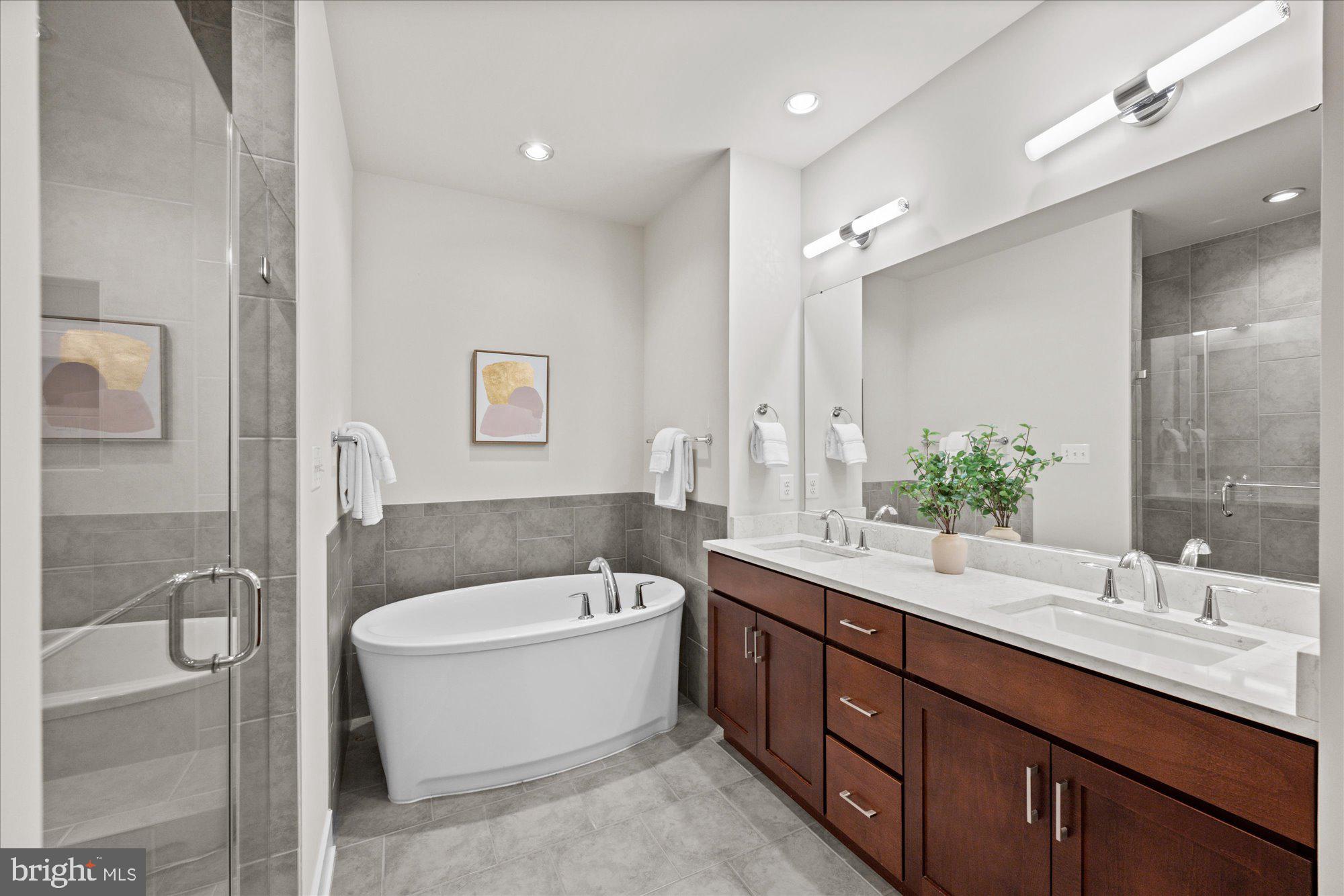 MONTGOMERY ROW - Residential