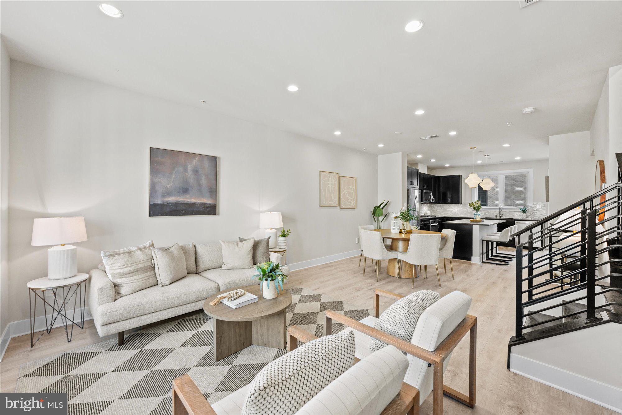 MONTGOMERY ROW - Residential